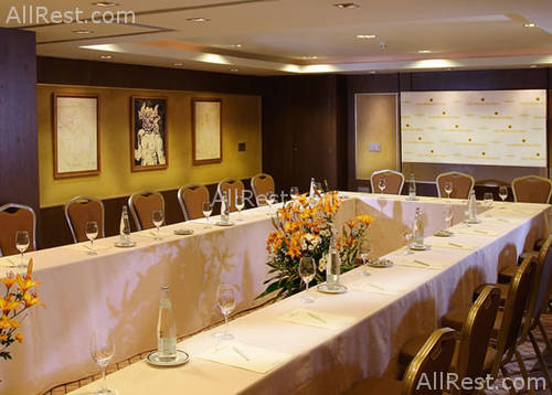 Gran Melia Don Pepe 24